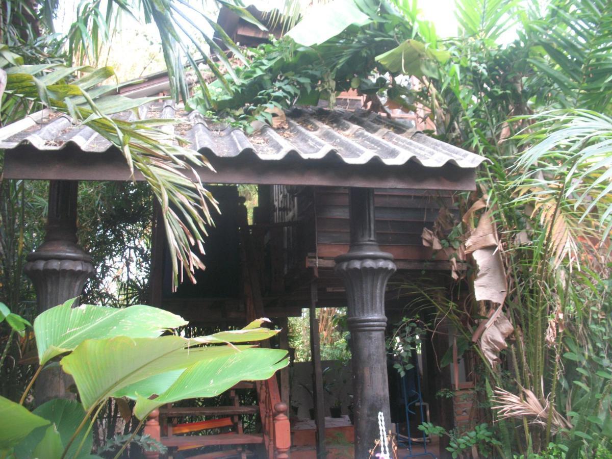 Teak House Chiang Mai Hotel Ngoại thất bức ảnh
