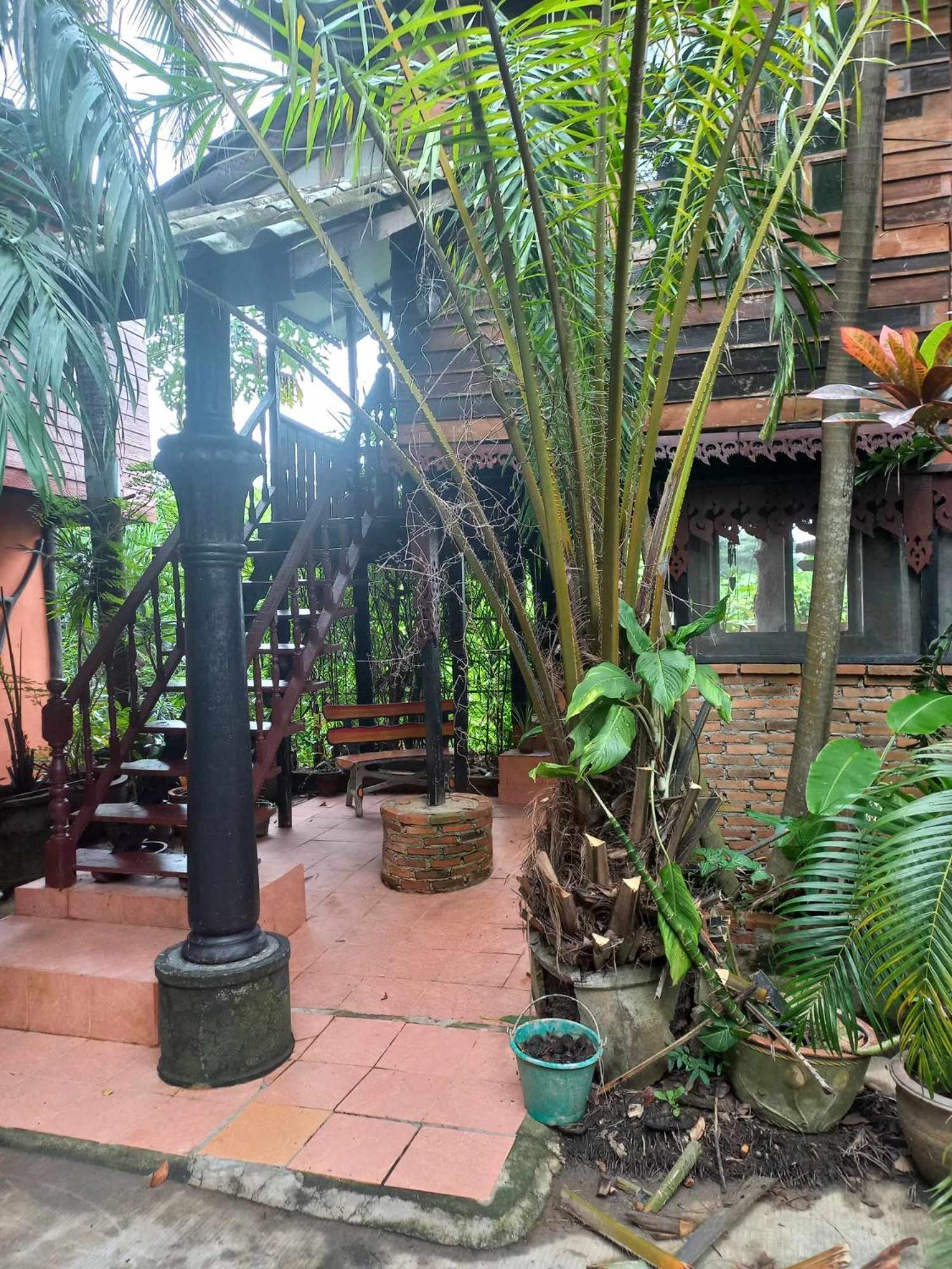 Teak House Chiang Mai Hotel Ngoại thất bức ảnh