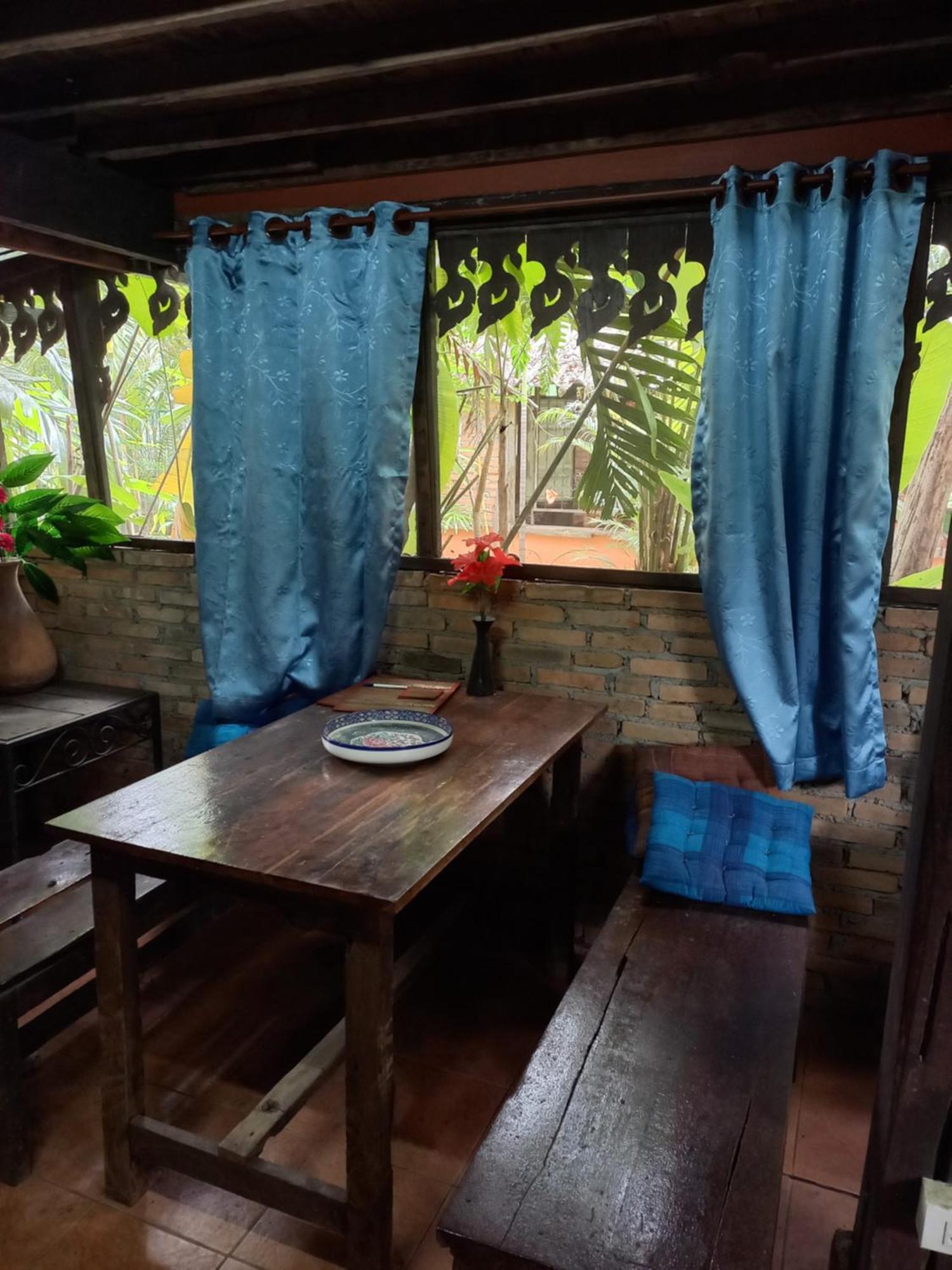 Teak House Chiang Mai Hotel Ngoại thất bức ảnh